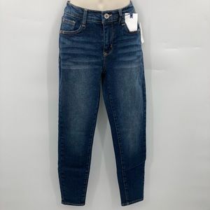 Wallflower Women’s Regular Dark Wash Skinny Jeans